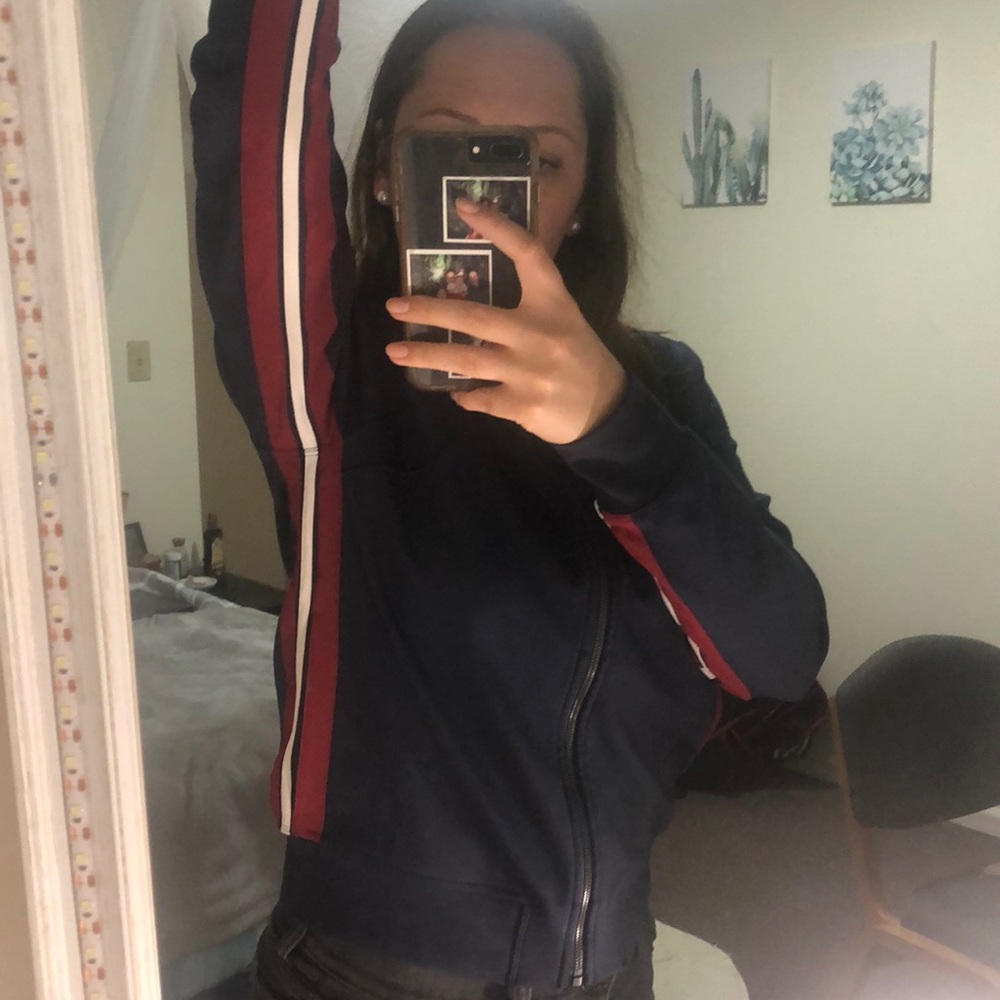 Lululemon Jacket - Picture 2 of 6